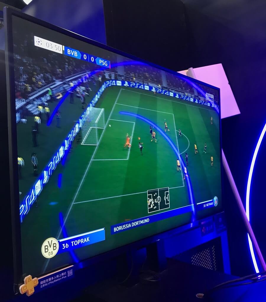 BVB - PSG, immagini di gameplay di FIFA 19