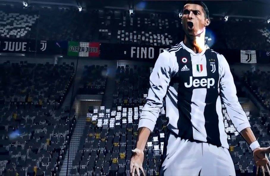 Cristiano Ronaldo, la gigantografia presente sugli spalti in FIFA 19